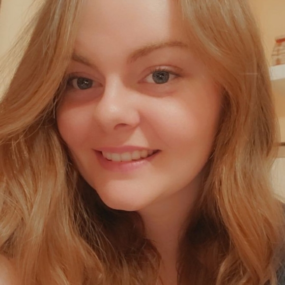 Meet your Posher, Sabrina - Picture 1 of 1